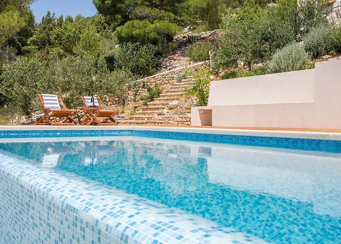 Brac With Pool Villa *