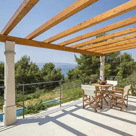 וילה Brac With Pool בול