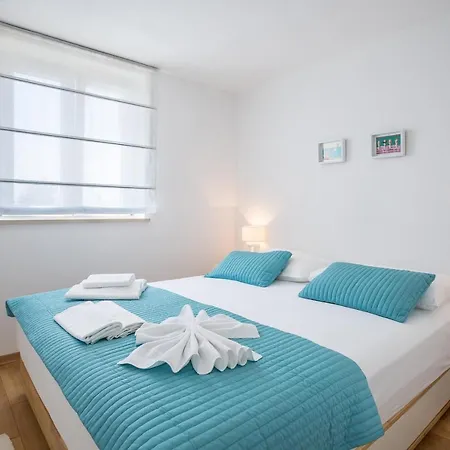 Brac With Pool * בול